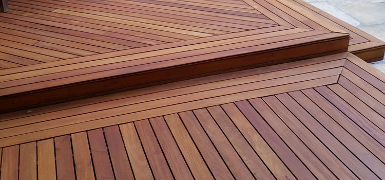 Redwood Decking Material in Paramount, CA